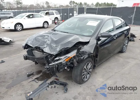 2024 Kia Forte Lxs z USA, uszkodzony, nr VIN 3KPF24AD3RE696192